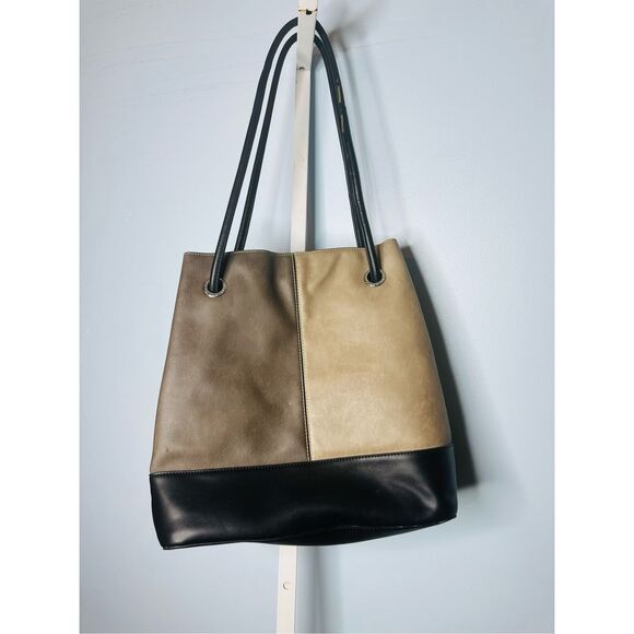 Calvin Klein Gabrianna Reversible Tote Black/gray 2 piece set - Picture 8 of 15